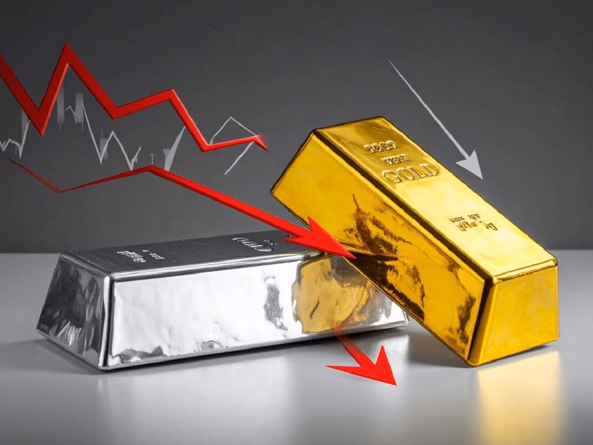 Gold Silver Price Down: औंधे मुंह गिरा सोना, चांदी की चमक भी पड़ी फीकी; जानें क्या है आपके शहर में मंदी की बड़ी वजह