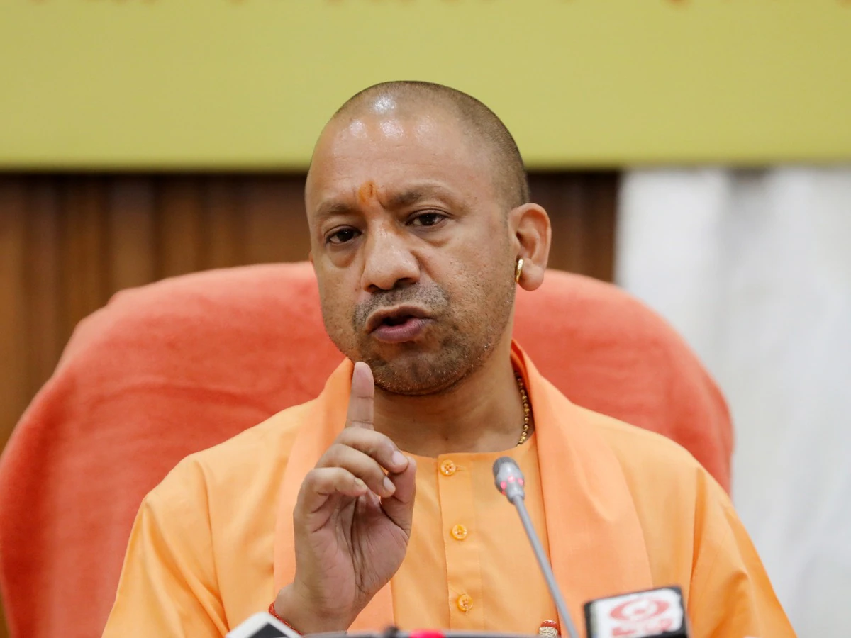 यूपी में महा-तबादला एक्सप्रेस! योगी सरकार का बड़ा एक्शन, 28 ARTO, 30 BSA और 6 आबकारी उपायुक्तों का रातों-रात ट्रांसफर