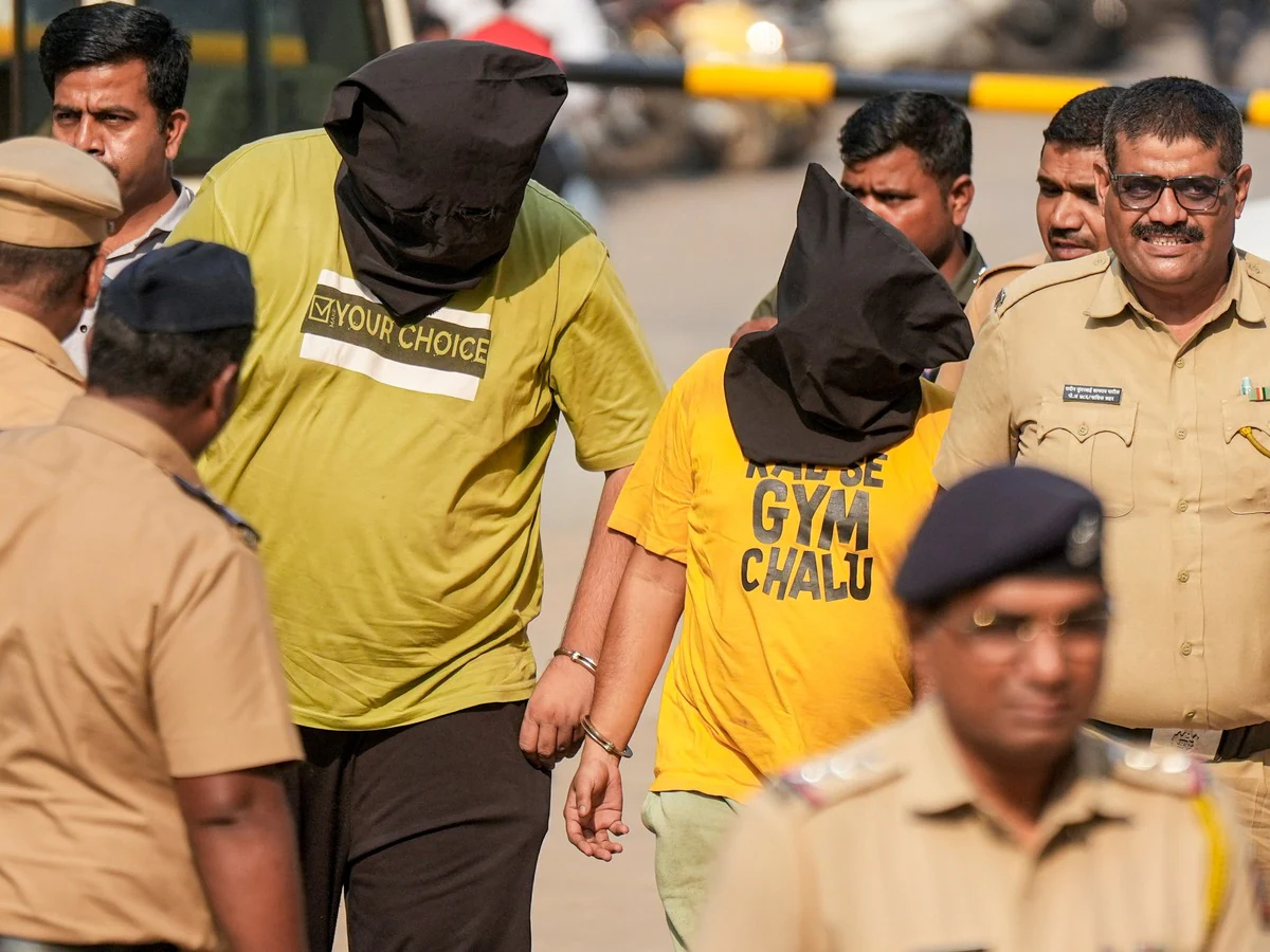 'मंदिर मत जाओ, अल्लाह साथ है...', पाकिस्तानी मौलवियों और जाकिर नाइक के वीडियो दिखाकर कैसे किया गया 23 वर्षीय युवती का ब्रेनवॉश