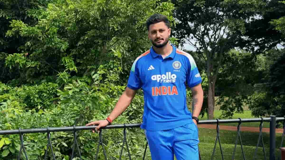 त्रिकोणीय सीरीज के बीच में स्टार तेज गेंदबाज हुआ बाहर;150 kmph की रफ्तार से सनसनी मचाने वाले इस घातक बॉलर की हुई इमरजेंसी एंट्री