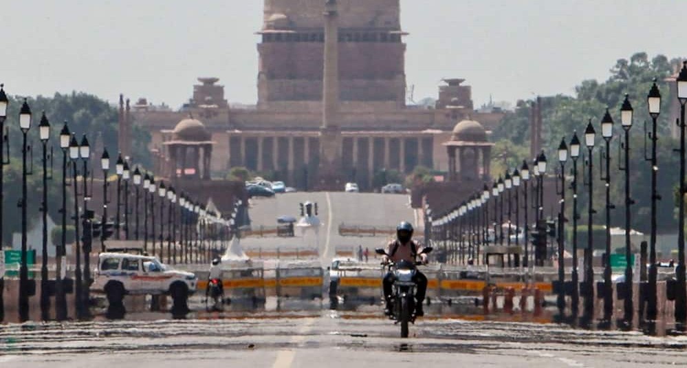 दिल्ली में 2028 से बंद होगा पेट्रोल-बाइक का रजिस्ट्रेशन! जानें क्या है नई EV पॉलिसी का पूरा सच