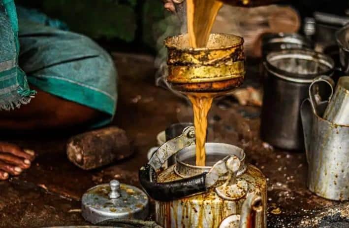 अदरक की चाय के शौकीन हो जाएं सावधान! स्वाद के चक्कर में कहीं शरीर को न पहुंचा दें नुकसान, जानें सही मात्रा