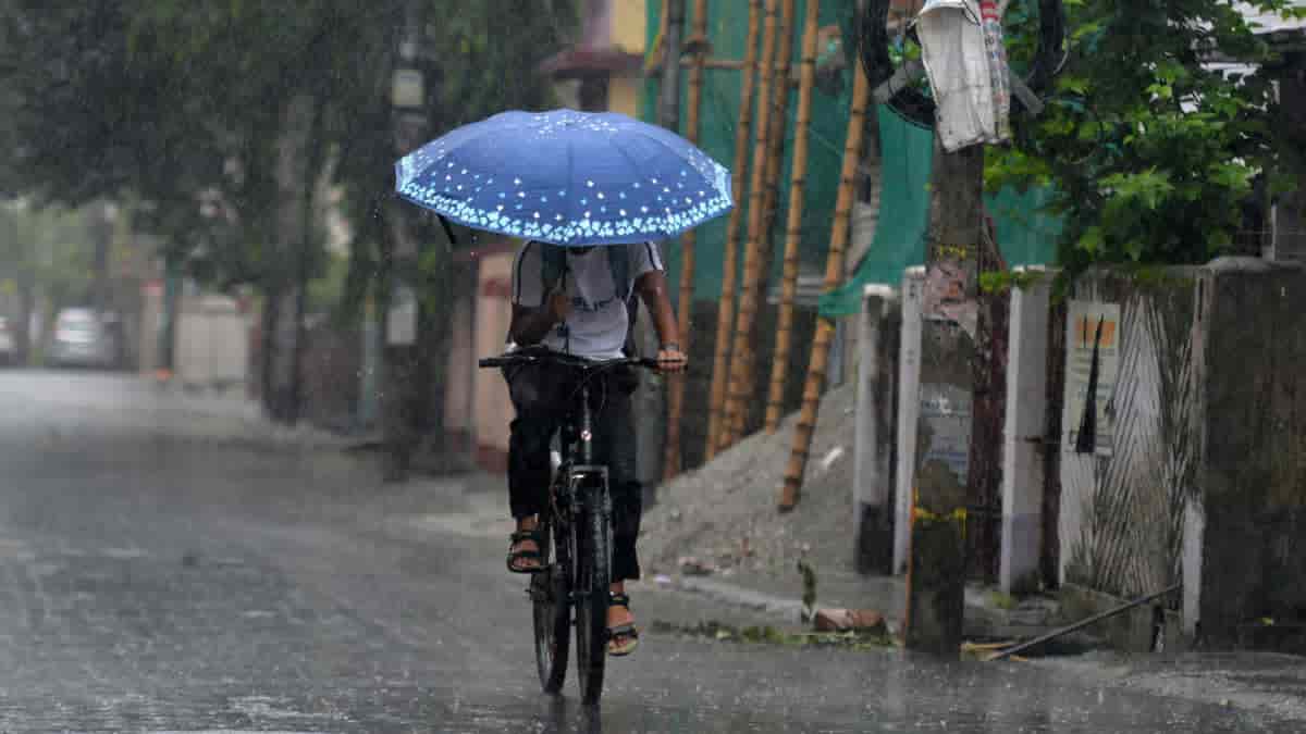 सैटेलाइट तस्वीरों में दिखा बादलों का महाजाल! अगले 24 घंटे बेहद खौफनाक, इन राज्यों में 'रेड अलर्ट' जारी