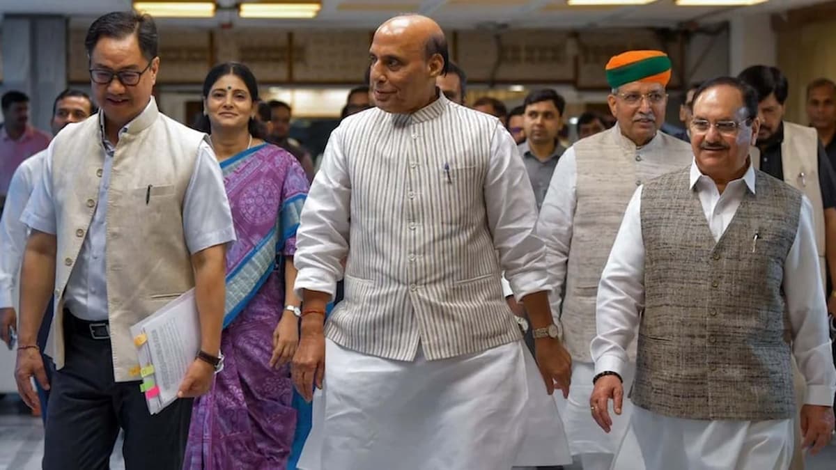 संसद में आज से महाभारत: बदली हुई सीटों और 5 नए बिलों के बीच शुरू हुआ मानसून सत्र, पहले दिन ही भारी हंगामे के पूरे आसार