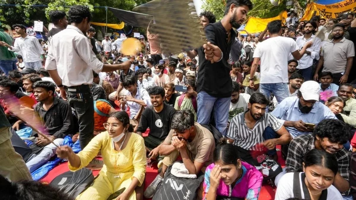 NEET-UG 2026 विवाद: मोदी सरकार का बड़ा फैसला, प्रदर्शनकारियों पर केस नहीं, मृतक छात्रों के परिवारों को मिलेगा मुआवजा!