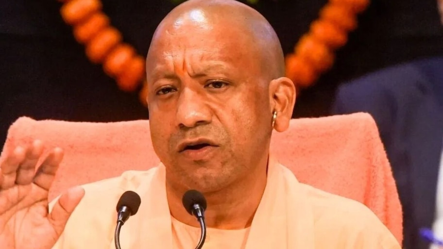 गुरु पूर्णिमा पर सीएम योगी की पाती, जनता को समझाया पर्व का महत्व, बोले - 'गुरुजनों का सदैव करें स्मरण'