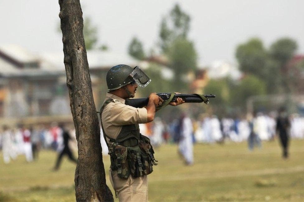 पैलेट गन विवाद पर बड़ा अपडेट: RAF जवानों पर नहीं होगी कार्रवाई, जानिए दिल्ली प्रदर्शन में क्या हुआ था