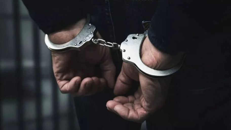 प्रयागराज में STF की बड़ी कार्रवाई: ITI फाइनल परीक्षा में छापेमारी कर 5 सॉल्वर को किया गिरफ्तार, परीक्षा माफियाओं में हड़कंप!