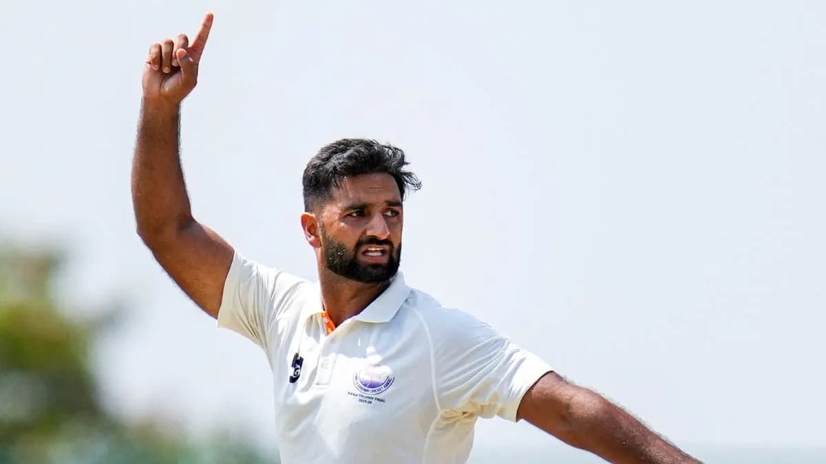 रणजी ट्रॉफी के इस खतरनाक गेंदबाज की खुली किस्मत, बुमराह के चोटिल होने पर अचानक मिली टीम इंडिया में एंट्री