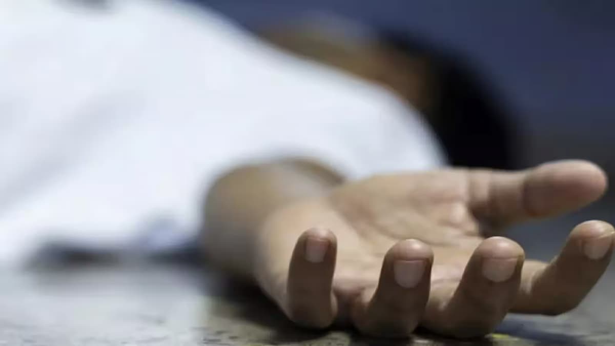 धोखा दे रही थी इसलिए मार डाला; प्रेमी ने तलाकशुदा महिला का गला घोंटा, शव को पंखे से लटकाया