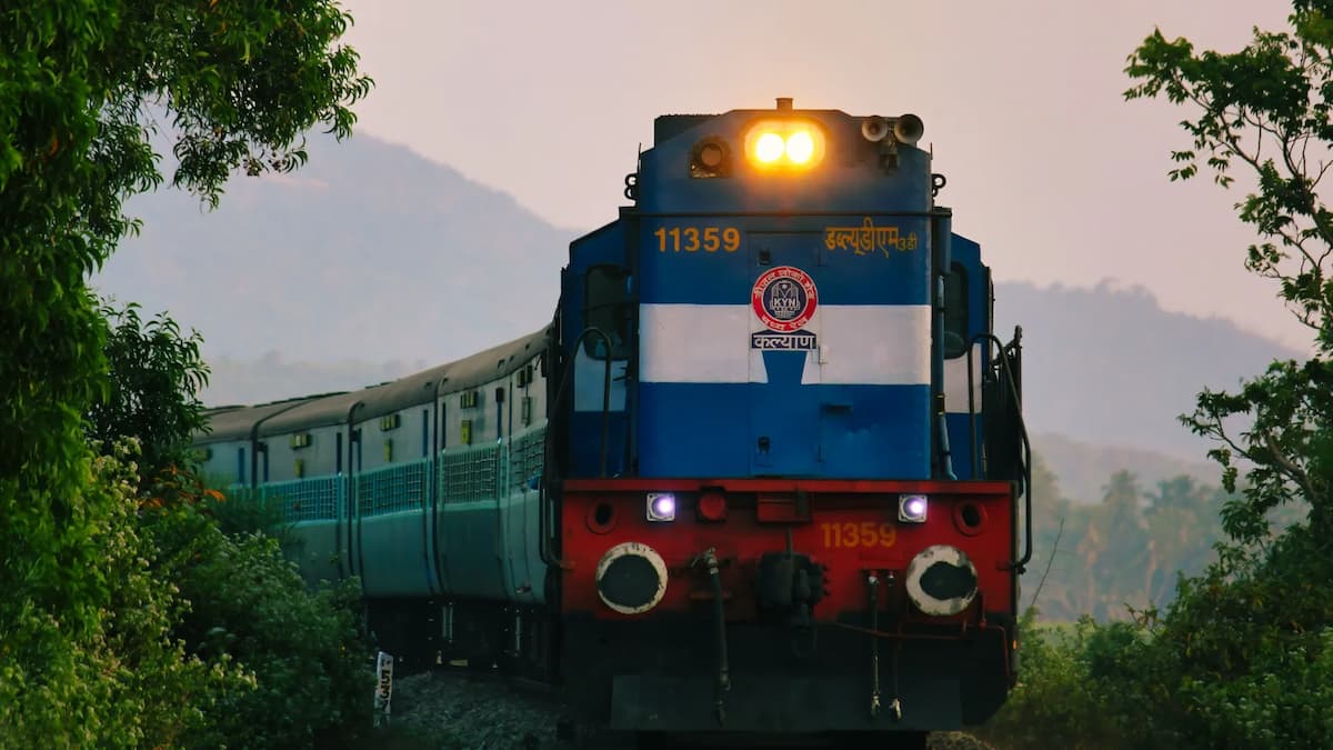 क्या आप तत्काल बुकिंग से चाहते हैं कन्फर्म सीट, ये 3 गलतियां न करें जो 90% लोग करते हैं