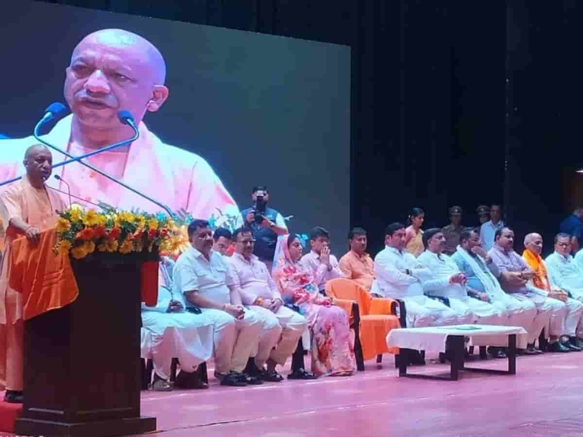 सीएम योगी ने प्रांतीय रक्षक दल (PRD) जवानों को दी दोहरी सौगात, ड्यूटी भत्ता बढ़कर हुआ ₹600 प्रतिदिन और मिला ₹5 लाख तक का मुफ्त कैशलेस इलाज; 35 हजार जवानों में दौड़ी खुशी की लहर