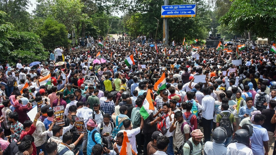 छात्रों की ऐतिहासिक जीत और हेमंत सोरेन के 5 बड़े वादे: जानिए पिछले 12 घंटों में झारखंड की राजनीति में क्या-क्या हुआ