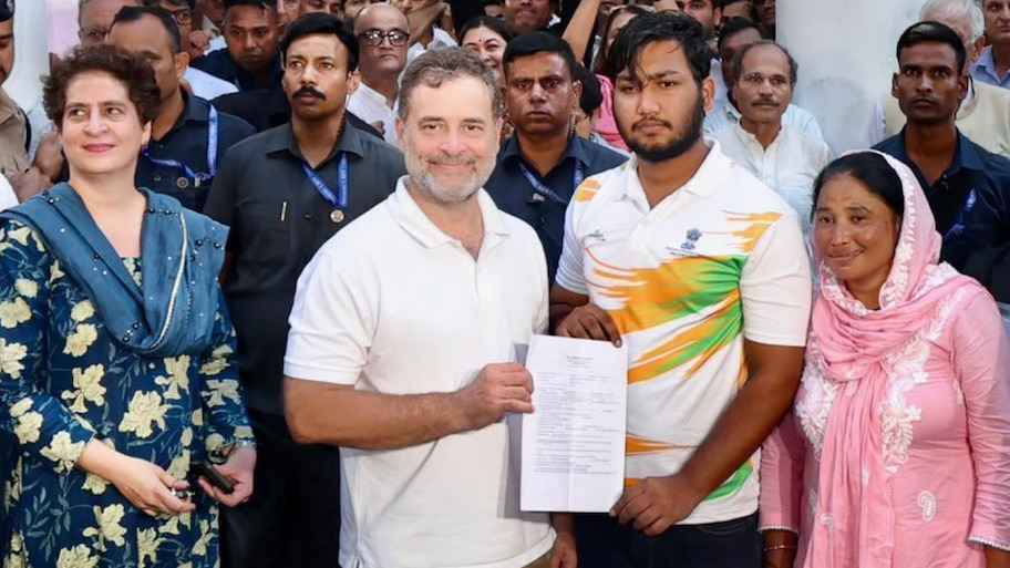 एक आंख की रोशनी और शरीर में 200 छर्रे: एफआईआर में साहिल लोचब ने दिल्ली पुलिस पर लगाए ये गंभीर आरोप