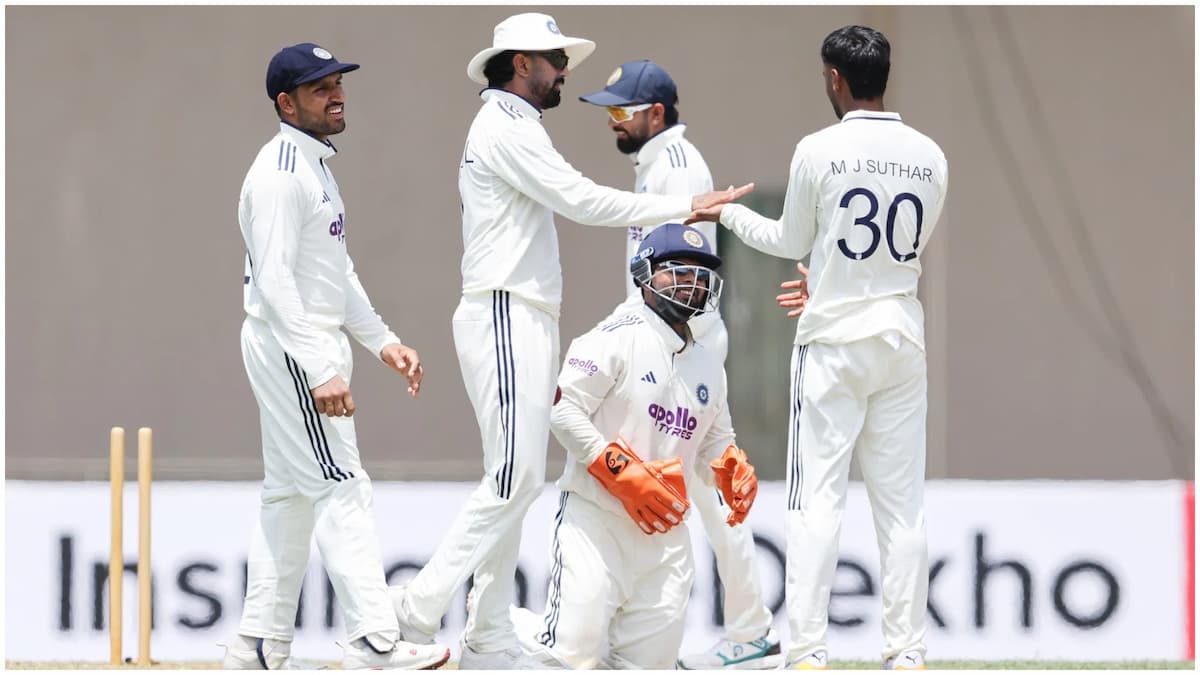 आउट होते ही बेकाबू हुआ गुस्सा, बाउंड्री वेज पर मारा बल्ला; इस खिलाड़ी को अब भुगतनी पड़ी सजा