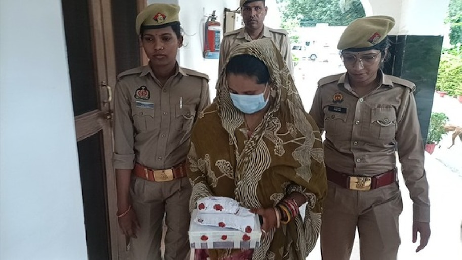 भारत-नेपाल बॉर्डर पर बड़ा एक्शन:  स्मैक के साथ कुख्यात 'लेडी तस्कर' गिरफ्तार,नेटवर्क पर करारा प्रहार!