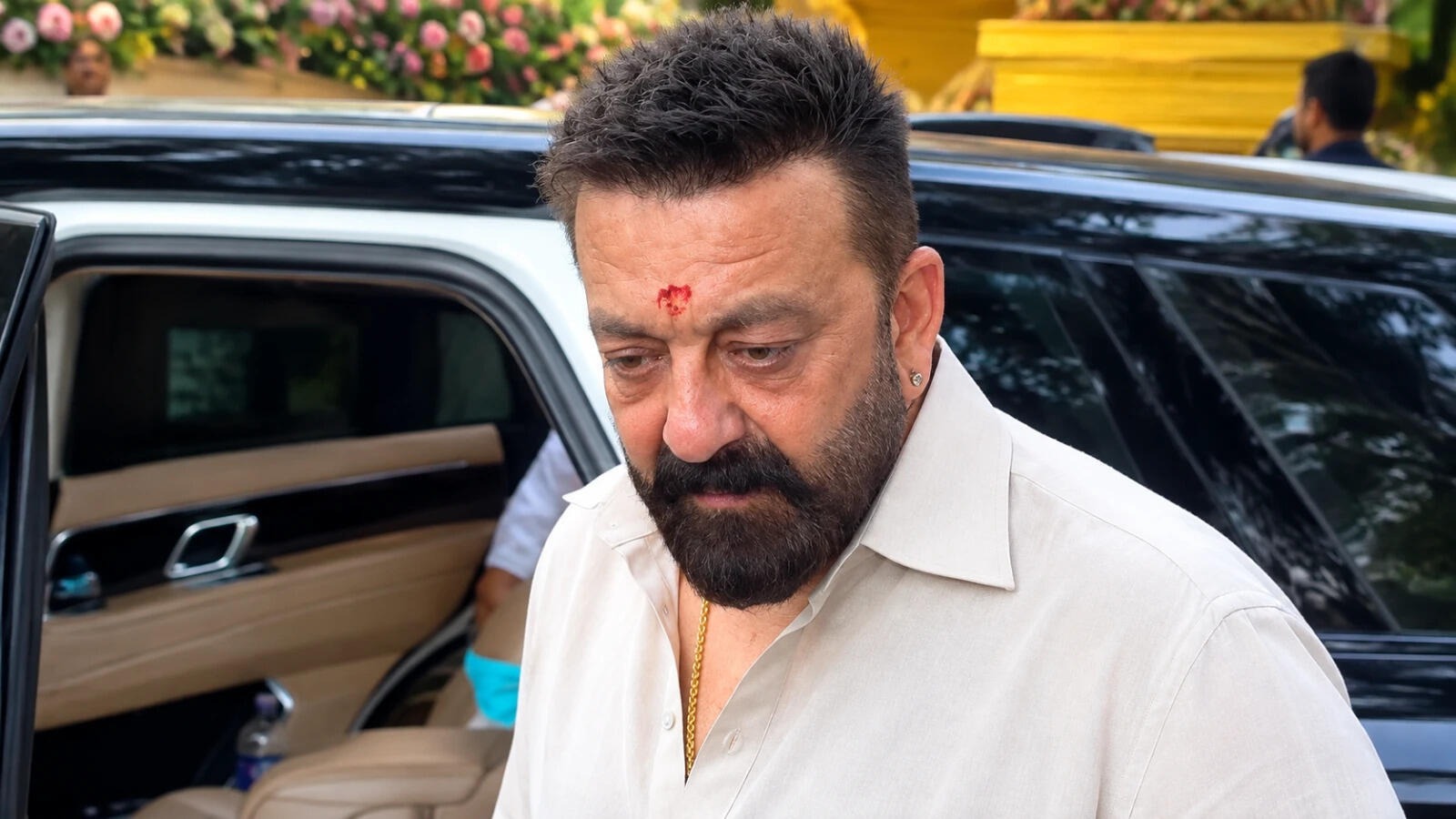 गणेशोत्सव की धूम के बीच संजय दत्त का दिखा एक अलग और बेहद संवेदनशील अंदाज