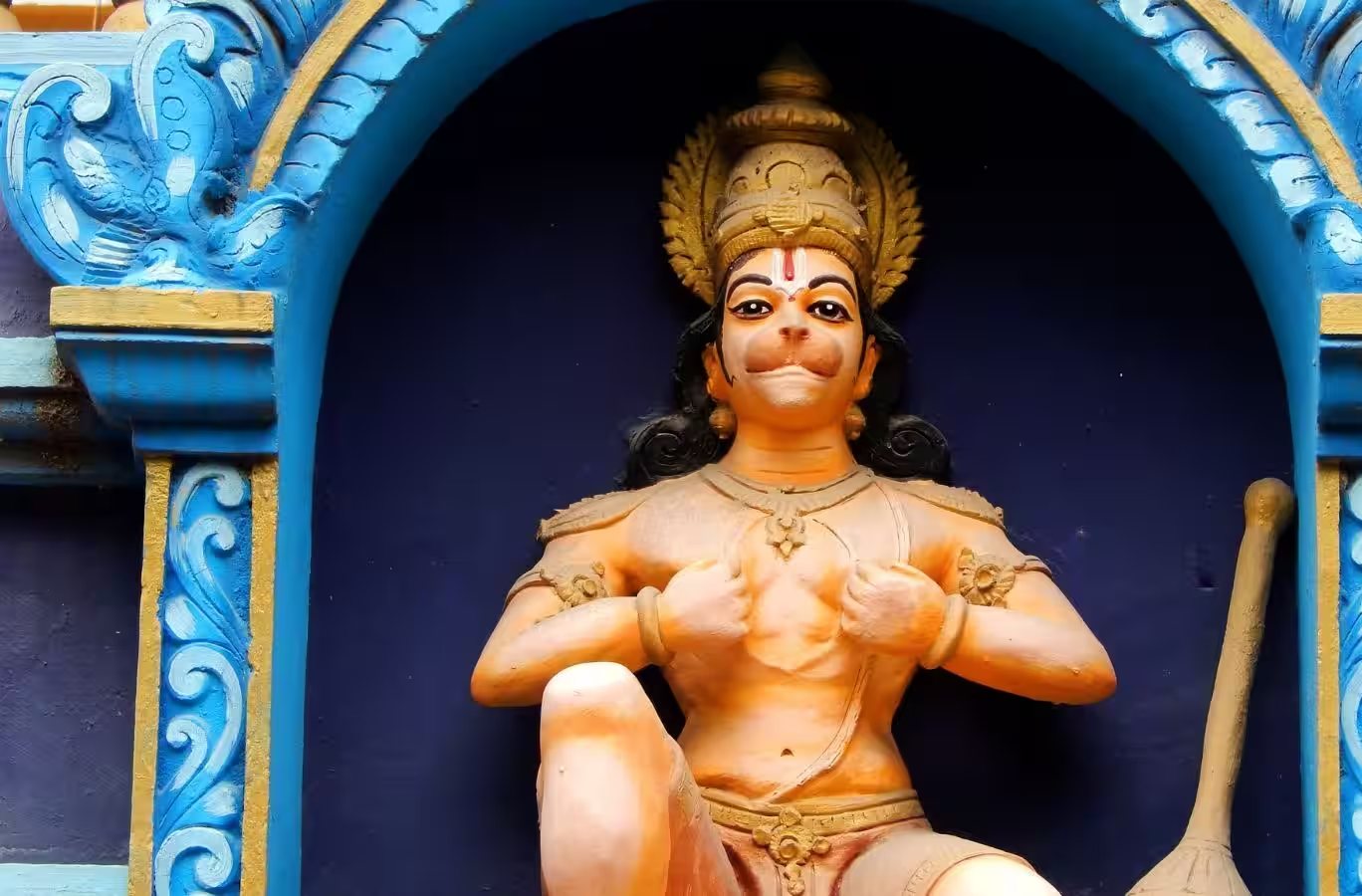 संकटमोचन हनुमान जी की आराधना और हनुमान चालीसा का अलौकिक महत्व