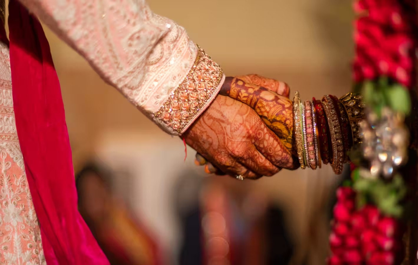 शादी से पहले जन्मकुंडली मिलाते समय इन बेहद जरूरी बातों का अवश्य रखें ध्यान