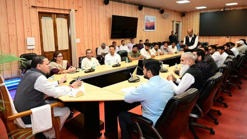 उत्तराखंड के मुख्यमंत्री पुष्कर सिंह धामी से मिले हरियाणा के युवा